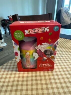 Smarties Dice Rollers Game - Pink & Rainbow